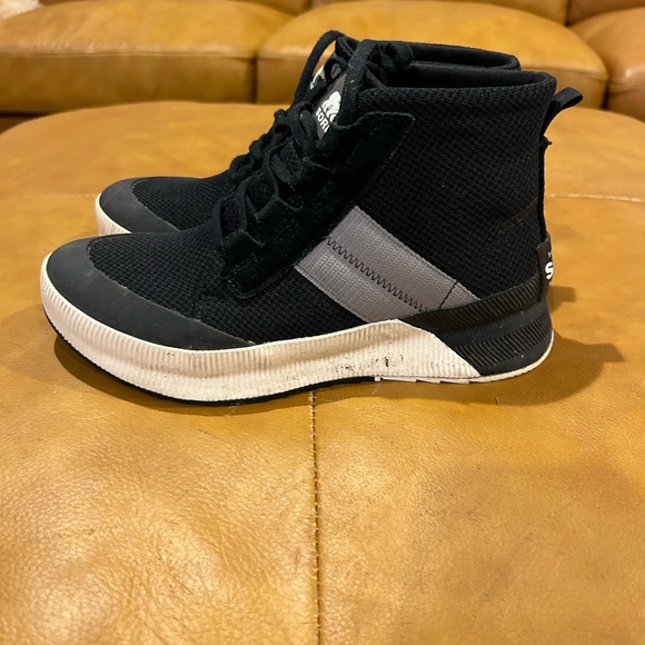 Women’s Sorel Out N About III sneaker boot size 8.5 - Picture 2 of 3